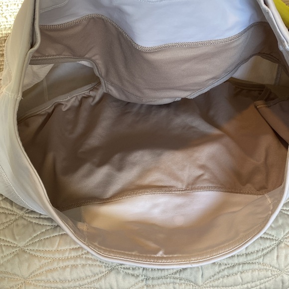 Lululemon Speed Up Low Rise Short - Picture 8 of 14